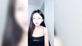 校花女神 【秒爆】逆天颜值，魔鬼身材 全裸骚舞 道具自慰0