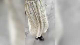 清纯少妇换上碎花裙 瞬间变成了御姐被操到受不了