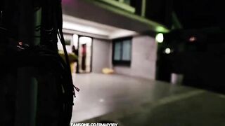 极品女模【艾玛】无水印新品2部，被摄影强制啪啪弄到想尿尿+尾随强制中出1