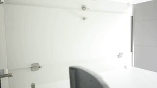 厕拍】，商场女厕固定机位真实偷拍，一波接一波小姐姐方便，赏脸赏逼，后位雪白大屁股看双洞1