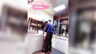 绝美长腿御姐『Vivian』合集，超美抚媚身材 肉丝大长腿扶腰后入 别人眼中的女神乖乖翘起美臀被操