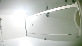 大学城女厕全景偷拍众多的小姐姐❤️各种极品鲍鱼完美展示1