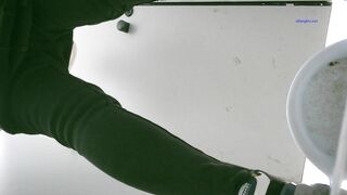 大学城女厕全景偷拍众多的小姐姐❤️各种极品鲍鱼完美展示6