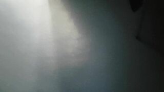 真实露脸偷情自拍，身材丰腴大屁股美少妇，出轨大屌青年，经典体位啪啪，反差骚货的表情很享受