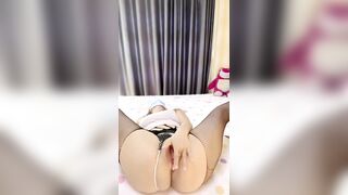 2025年4月最新，【快手泄密】15万粉丝，上海31岁小少妇，【安娜】，完美露脸，平常健身，大屁股粉穴水多1