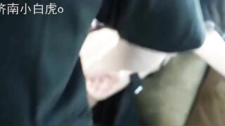 3P肉丝淫妻 蒙上眼体验单男的大鸡巴最为刺激