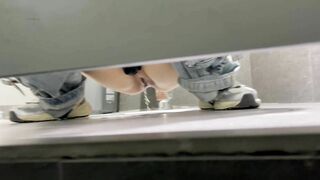 大神潜入商城女厕全景偷拍多位时髦的小姐姐❤️各种极品美鲍鱼1