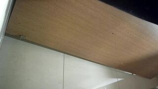 精品厕拍，美女如云女蹲厕真实偷拍，赏脸赏逼各种类型小姐姐方便，太炸了，都漂亮还有卡哇伊制服嫩妹9