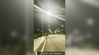 天花板露出狂人御姐【cikaimoon】付费④，更大胆直接，全裸与老农聊天帮人干活