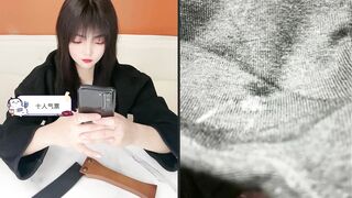 精品推荐 【B站】骚气靓妹主播『百虎饭饭』正常直播时第二视角超清情趣内内露逼掰穴诱惑 人如其名还有不少白毛.