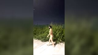 2025新品，天花板露出狂人御姐【cikaimoon】付费⑦，更大胆直接，帮老农干活小卖店勾引老头8