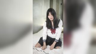 精品推荐 推特大神摄影师【Tiger胖虎】出品药娘『小云』 清纯学妹发骚隔着肉丝按摩牛牛渐渐出水