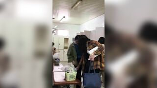 贵在真实，校内公共浴室内部春色，超多学妹全裸洗澡出浴曝光