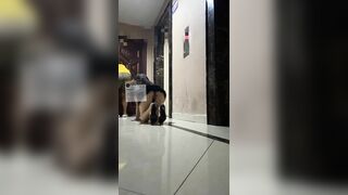 爱露出的反差人妻『于嘉瑶』户外露出勾引路人，优雅端庄的外表下有一颗淫荡的心 诱惑拉满