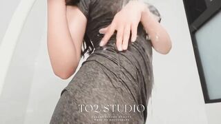 坚挺美乳女神 艾熙 Ashley (aixiaixi)  To2 studio 口乳双交的巨乳人妻.