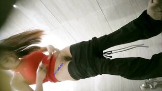 大神潜入酒店女厕全景偷拍 几位极品御姐保养的还不错的肥美鲍鱼