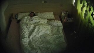 七月最新酒店偷拍 骚妹为男友23岁庆生布置浪漫现场也把自己包装好送他穿上情趣丝袜做爱9