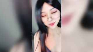 7月新品，极品舔屏阿黑颜女神【蘸点蜜桃酱】门槛福利，太懂男人了，口活技术一流，高潮脸道具深喉9