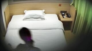 酒店精品✅健身肌肉猛男和背奢侈品LV包的美女激情做愛