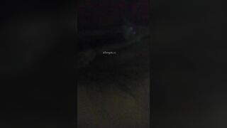 抄底拍到穿红蓝色民族舞的舞蹈生嫩逼，大阴唇看着真的好长啊