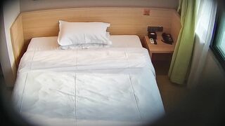 酒店精品✅校園情侶饑渴開鍾點房瘋狂做愛13