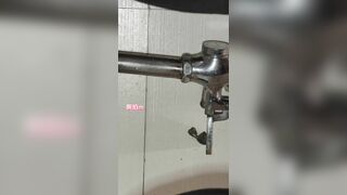 大神潜入购物中心女厕❤️近距离偷拍14位美女的各种鲍鱼8