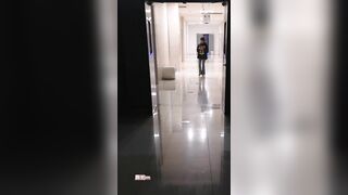 大神潜入购物中心女厕 近距离偷拍14位美女的各种鲍鱼1