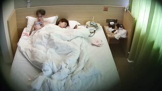 酒店精品✅校園情侶饑渴開鍾點房瘋狂做愛