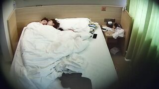 酒店精品✅校園情侶饑渴開鍾點房瘋狂做愛2