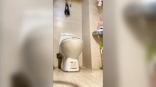 【易直播福利】風騷騷襪禦姐【白小妮】母狗放尿道具自8