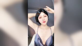 7月新品，极品舔屏阿黑颜女神【蘸点蜜桃酱】门槛福利，太懂男人了，口活技术一流，高潮脸道具深喉2