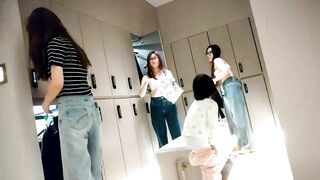 洗浴中心内部员工偷拍 众多的小姐姐洗澡换衣服