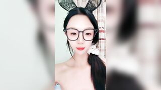 ✨电报付费内容⭐️舞蹈系校花学妹【小涵宝宝】护士制服 丝袜诱惑 抖音风骚舞，道具自慰8