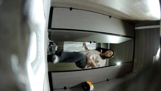 火锅店女厕全景偷拍多位美女食客 还有一位喝多的小姐姐一不小心摔倒了