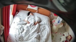 八月最新精品酒店偷拍 布置浪漫现场庆祝一周年庆祝结束 温柔良家型小姐姐被男友狠操两次21