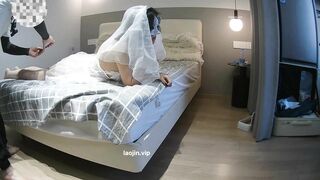 -2025年8月，【少女时代】，19岁无毛少女，终于被摄影师操了射B里，极品美乳，纯天然，手感一流近距离特写.