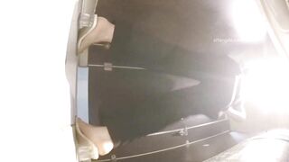 大神潜入酒吧女厕近距离偷拍多位长大长腿高跟御姐 人美B更美