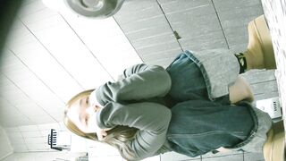 CC大神酒店女厕全景偷拍11位美女❤️各种美鲍鱼完美展示29