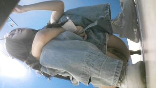 大神潜入商场女厕全景偷拍14位高颜值美女嘘嘘❤️人美B嫩08