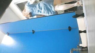 大神潜入商场女厕全景偷拍14位高颜值美女嘘嘘❤️人美B嫩4