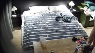 20250907⏩把甜美禦姐上面的嘴喂飽後我拉她上床喂下面的嘴