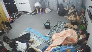 酒店摄像头破解真实记录技师房的美女技师们干啥的都有阿