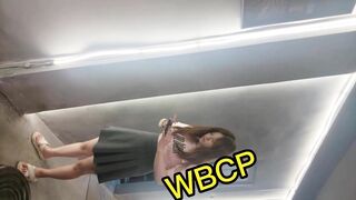 大神潜入火锅店女厕全景偷拍众多的小姐姐 各种极品鲍鱼完美呈现1