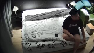 大学城酒店9-21流出 小胖哥约漂亮学生女友开房 但小胖哥不行呐 都不敢冲 估计冲能秒射 白瞎了