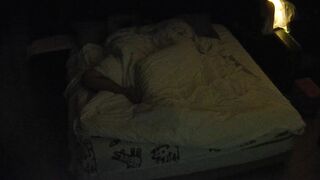 大学城2酒店9-21流出 小胖哥约漂亮学生女友开房 但小胖哥不行呐 都不敢冲 估计冲能秒射 白瞎了