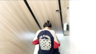 补课班女厕近距离偷拍美女老师 刚来大姨妈的嫩鲍鱼