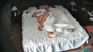 大学城9月超长视频增量无水印版 真是天造地设的一对 美女帅哥性趣高昂 完美契合 不是在打炮就是在前戏7