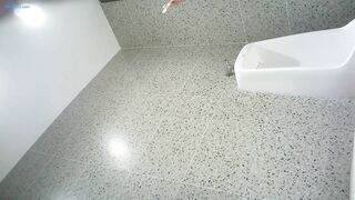 酒店女厕全景偷拍众多的美女 各种极品嫩鲍鱼完美展示