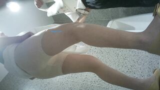 酒店女厕全景偷拍众多的美女 各种极品嫩鲍鱼完美展示