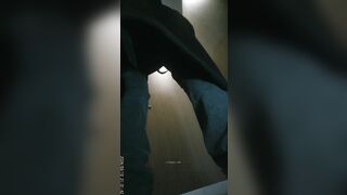 大神潜入购物中心女厕全景后拍❤️9位美女嘘嘘人美B嫩8